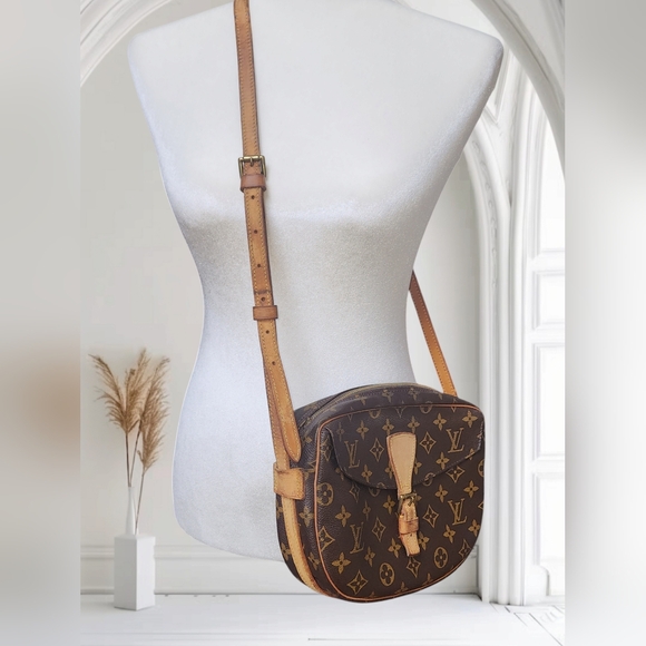 Louis Vuitton Handbags - Authentic Louis Vuitton Juene Fille crossbody